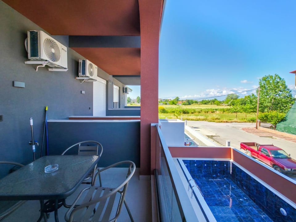 View (from property/room), Balcony/Terrace, Pool view