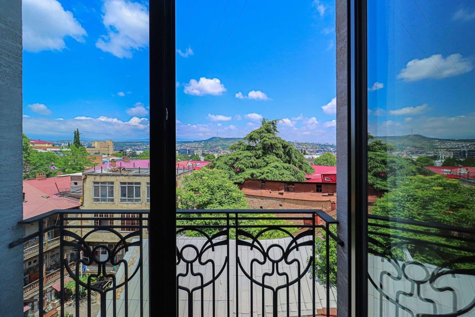Spacious Sololaki 2BR with Balcony - by Wehost Apartment in Tbilisi, Georgia