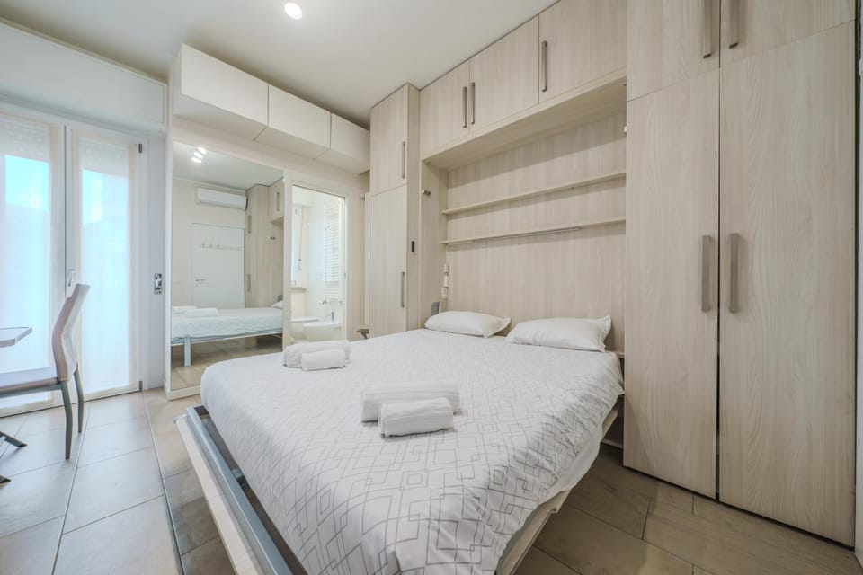 Bed, Photo of the whole room, Bedroom, towels, wardrobe