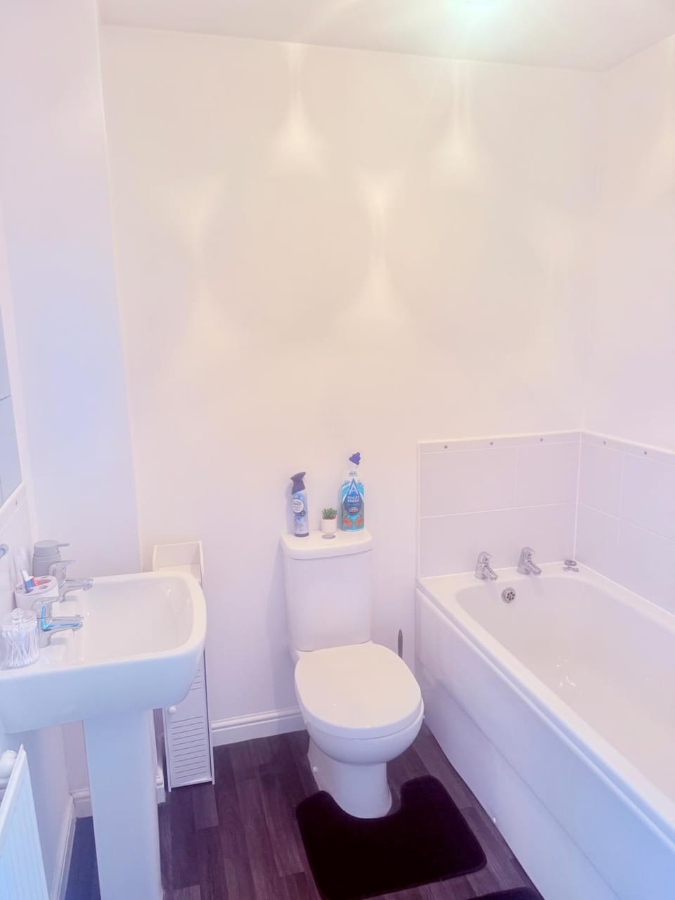 House Sleeps 6 - Enclosed Garden Pet Friendly House in Wales
