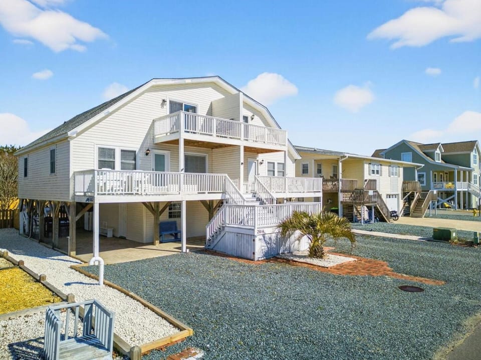 Luna By the Sea 238A Brunswick Ave West home House in Holden Beach