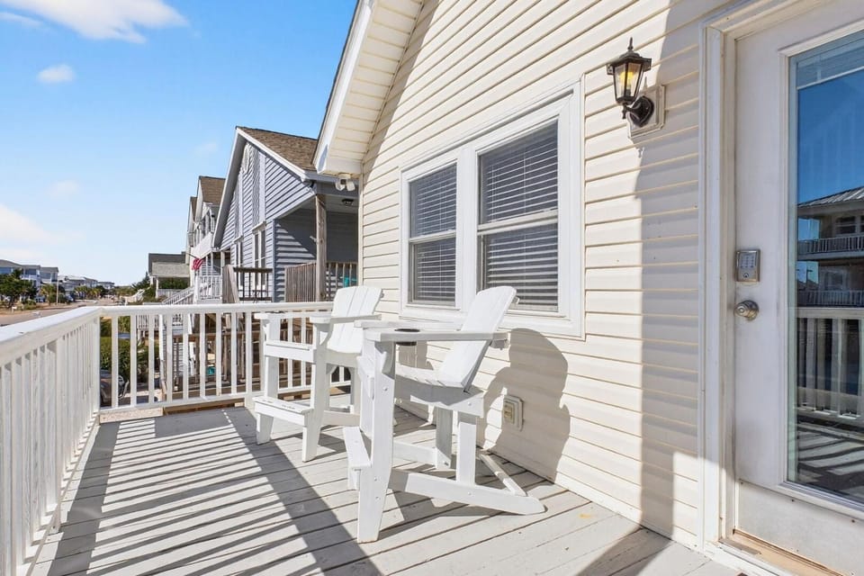 Luna By the Sea 238A Brunswick Ave West home House in Holden Beach