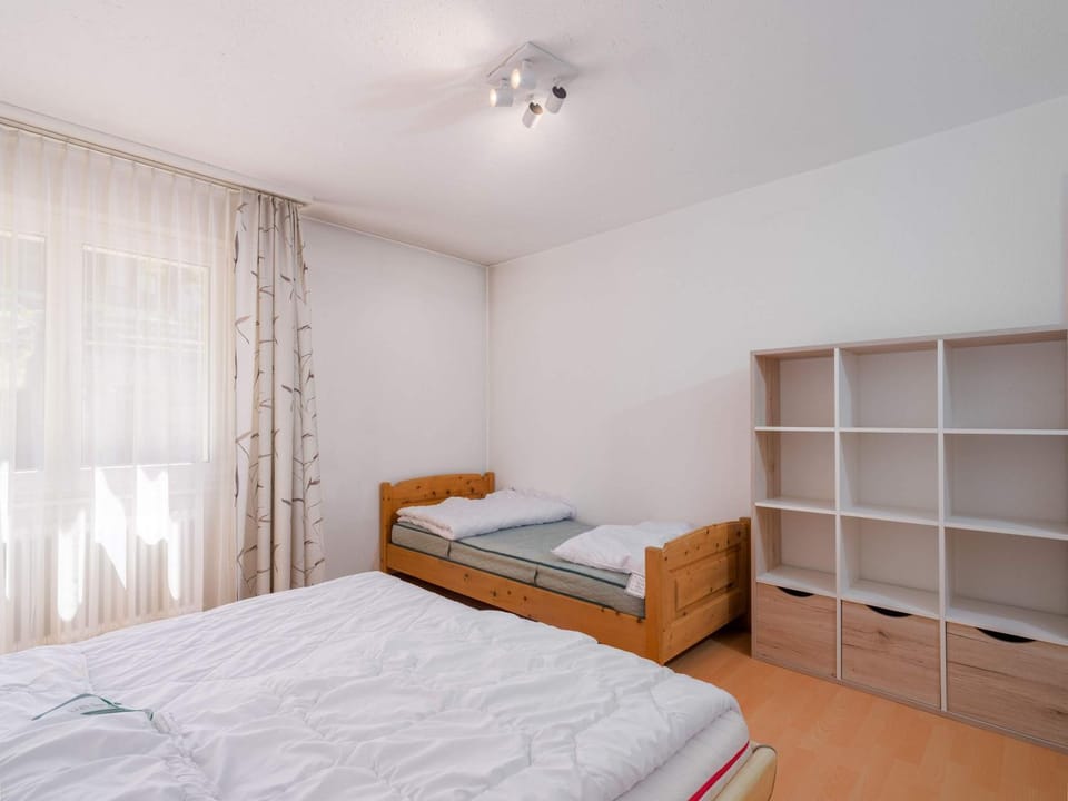 Bright 2BR Davos Apt with Parking and Balcony Apartment in Davos