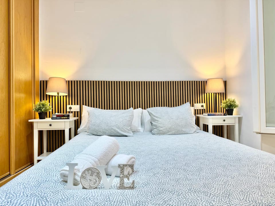 Elegant Luxury Apartment in the City Center by TuriVida Apartment in Malaga