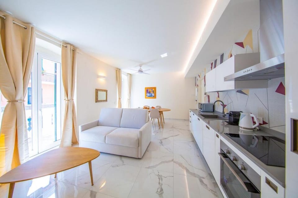 New Apt, Free Parking 2 min from the Sea Apartment in Sestri Levante