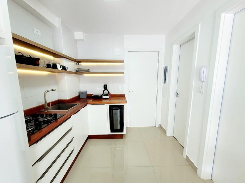 Comfort and Convenience, with Air Conditioning and Parking Space Apartment in Curitiba