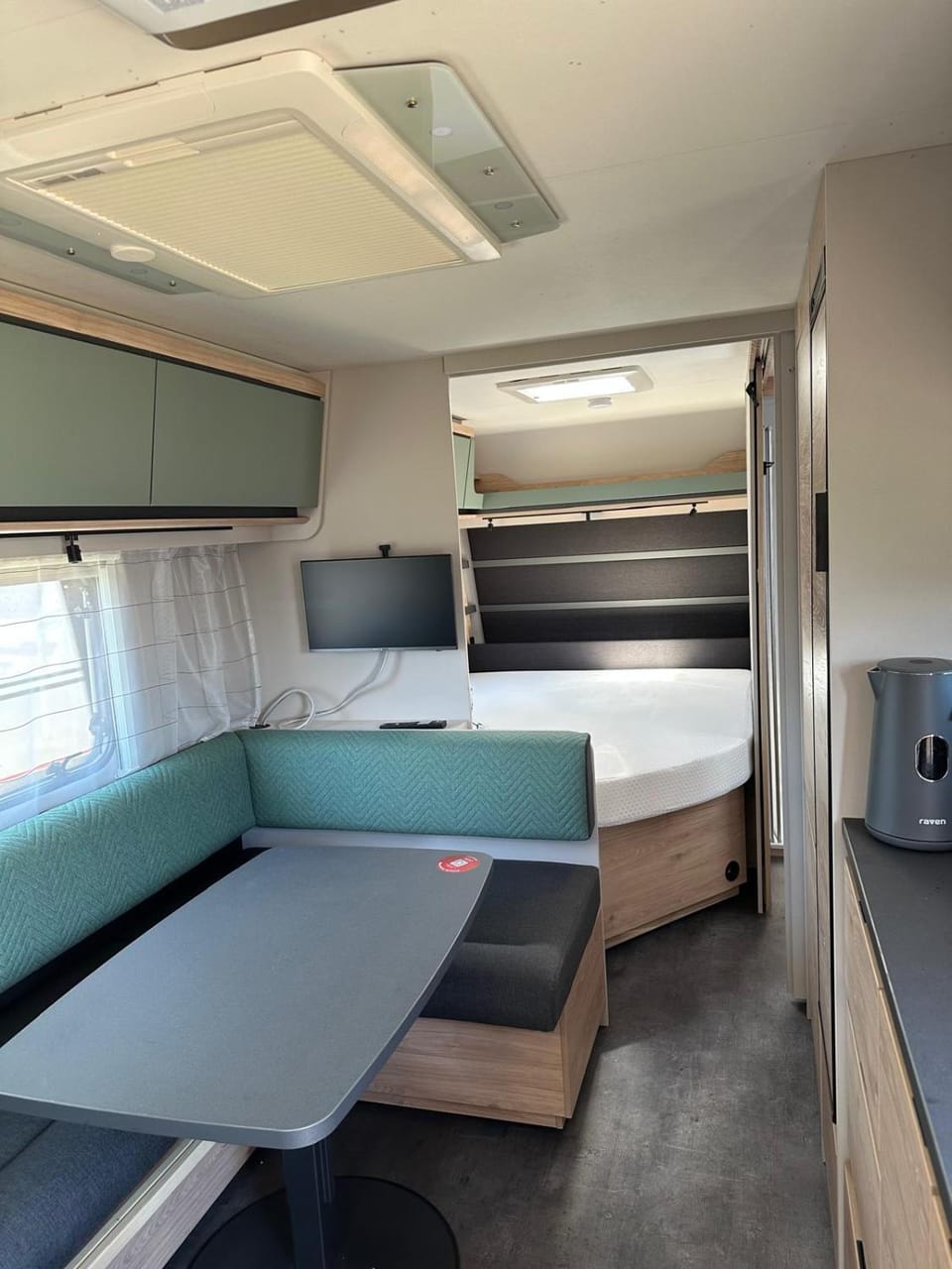 Communal lounge/ TV room, Bed, TV and multimedia, Kitchen or kitchenette, Living room, Bedroom
