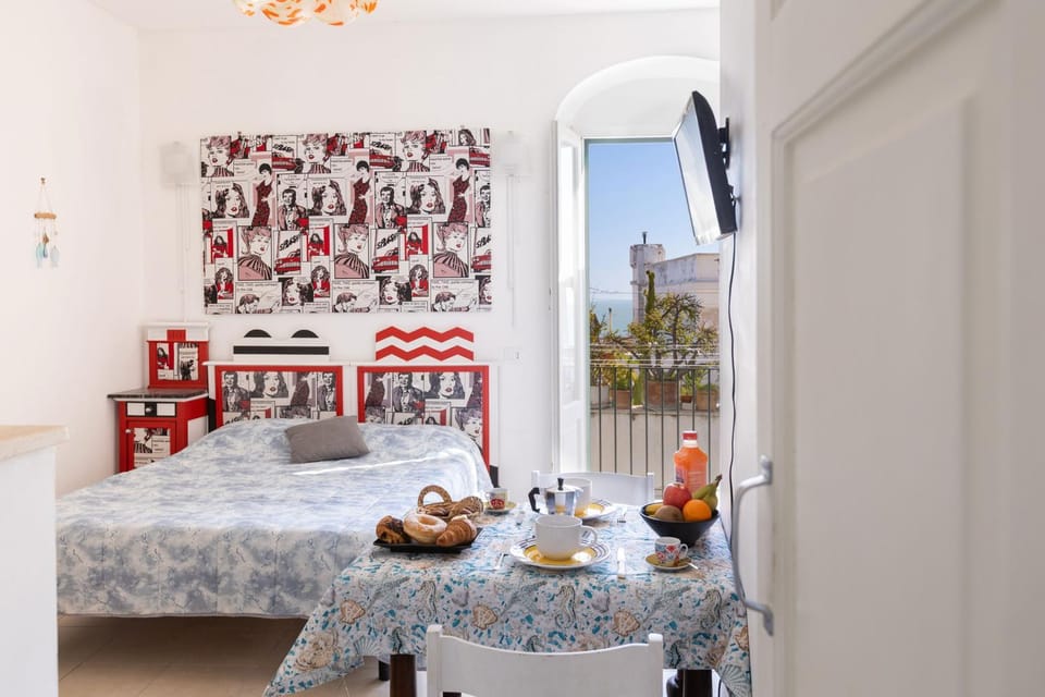 Dining area, Bedroom