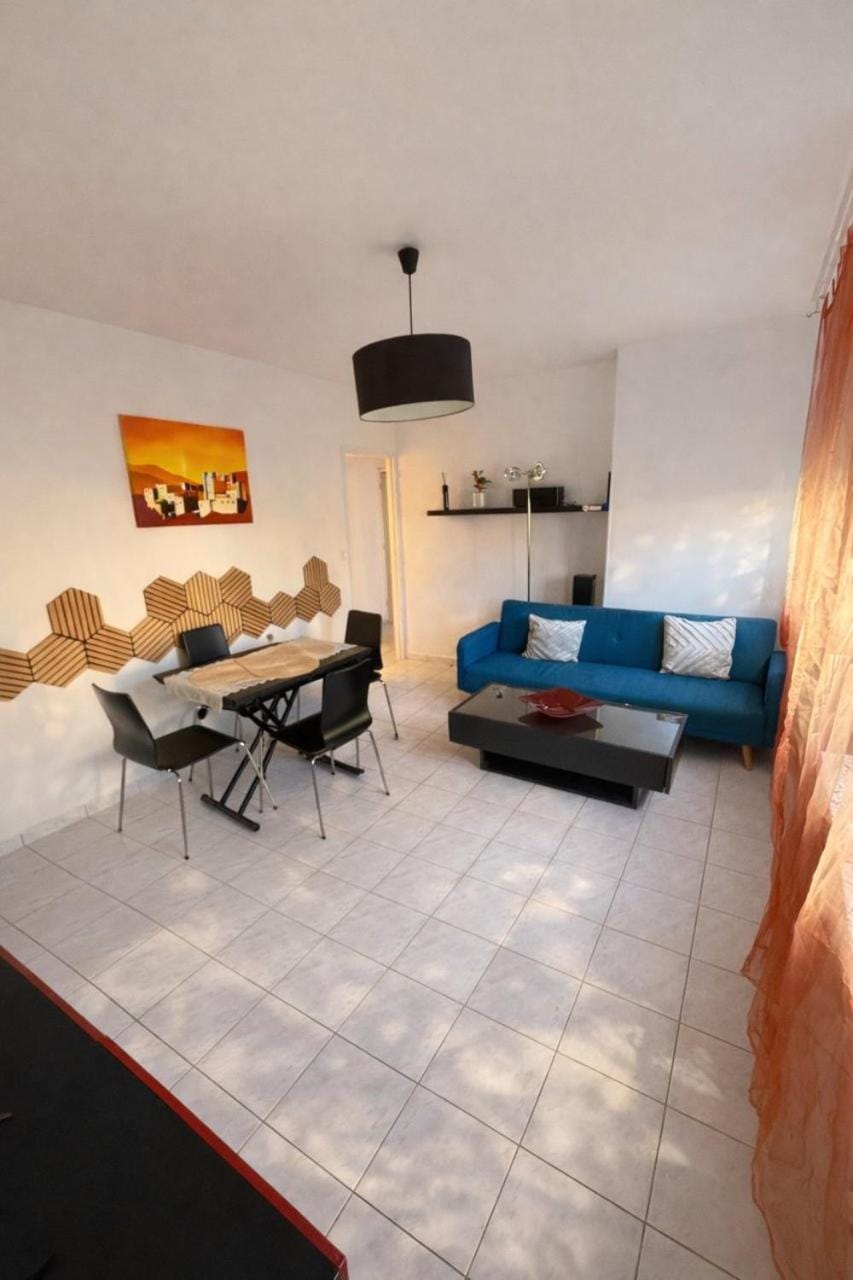 Grand T3 proche métro et centre de Paris Apartment in Vitry-sur-Seine