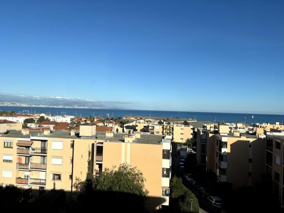 T2 with sea view in Antibes Apartment in Antibes
