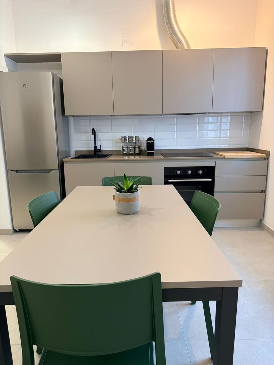 Kitchen or kitchenette, Dining area, dishwasher, oven, stove