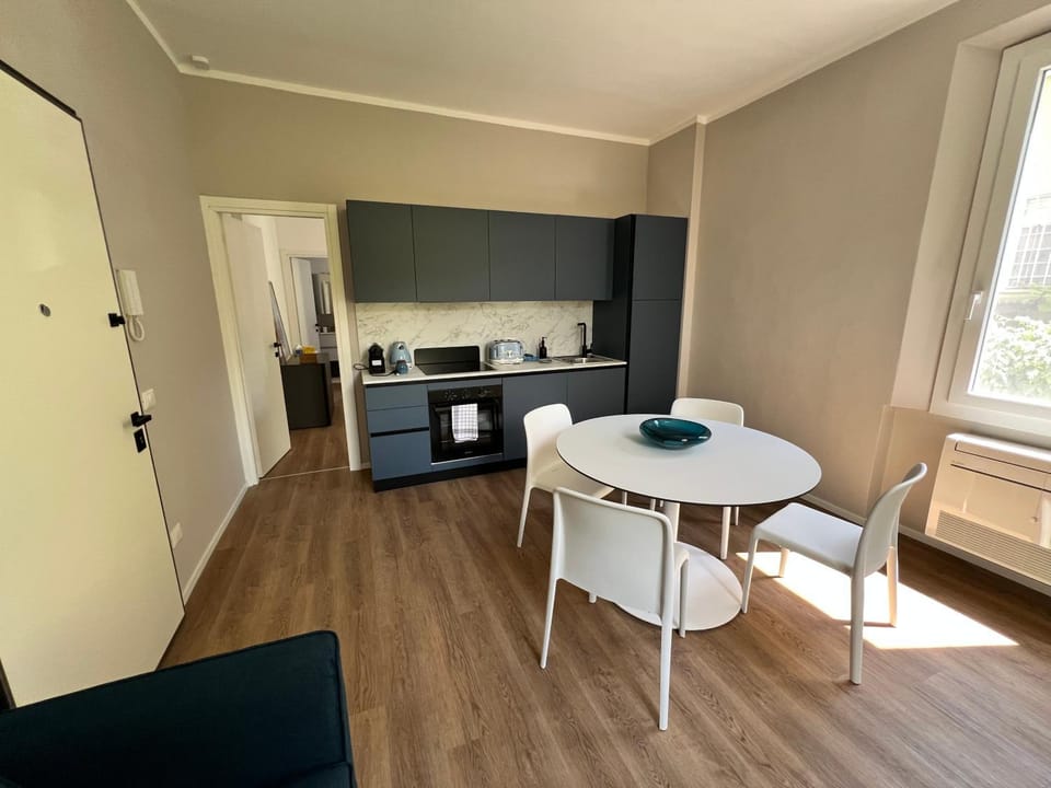 Kitchen or kitchenette, Dining area, dishwasher, oven, stove, toaster
