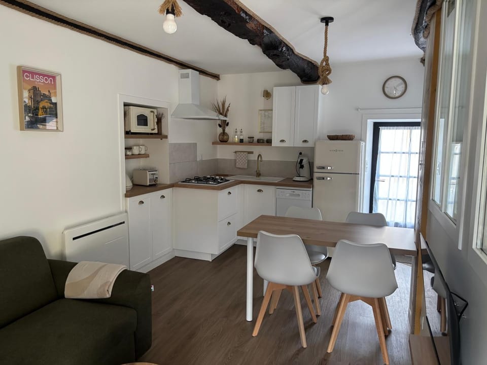 Gîte Abélard House in Pays de la Loire