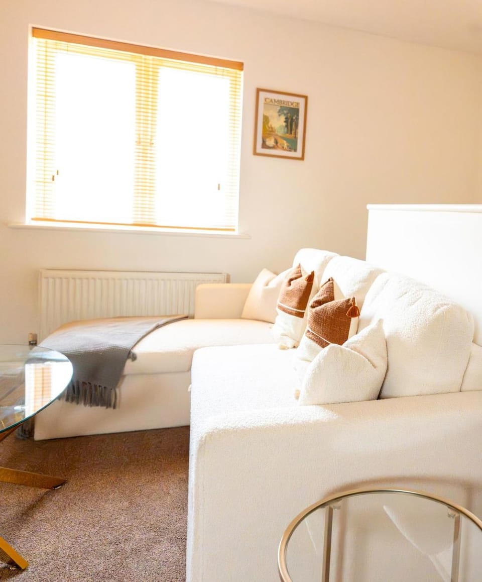 Cozy 2 Bedroom Home Away From Home! Apartment in Cambridge