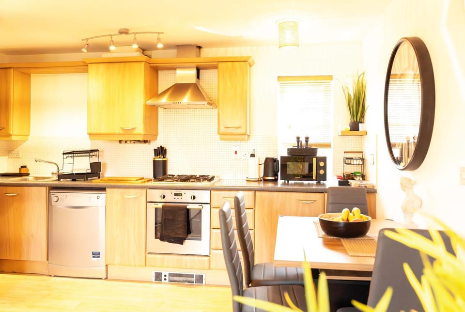 Cozy 2 Bedroom Home Away From Home! Apartment in Cambridge