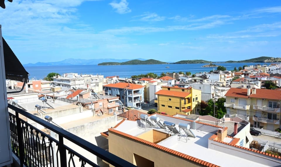 Thalia Sea View Apartment Apartment in Nea Peramos