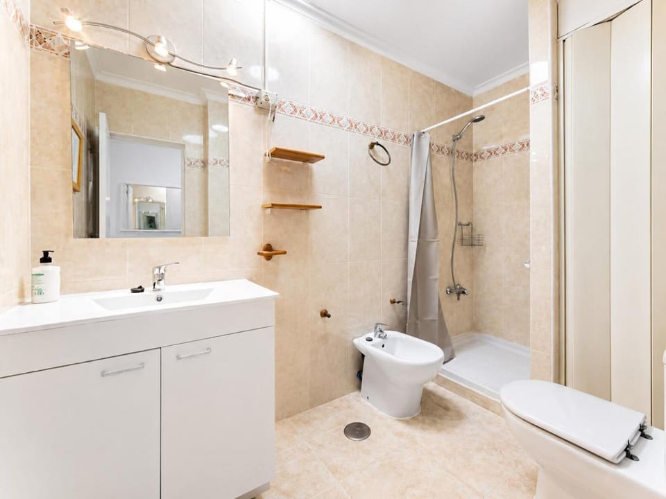 Shower, Toilet, Bathroom, bidet