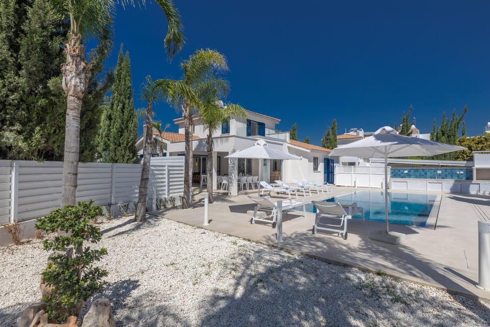 Garden, Swimming pool, sunbed