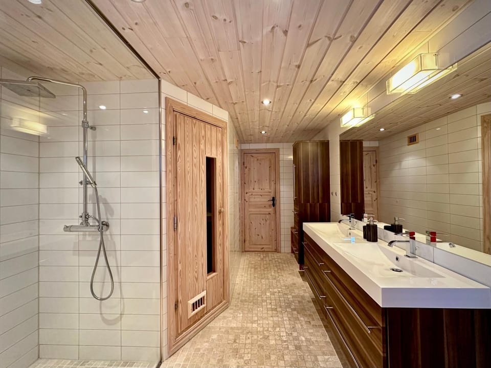Shower, Sauna, Sauna, Bathroom