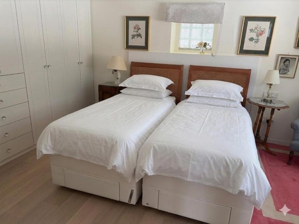 Shemaya Corner Apartment in Jerusalem