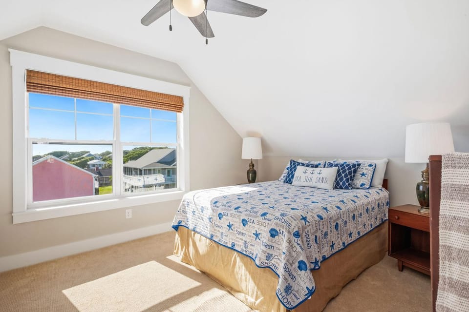 Dewey at OKI by Oak Island Accommodations House in Oak Island