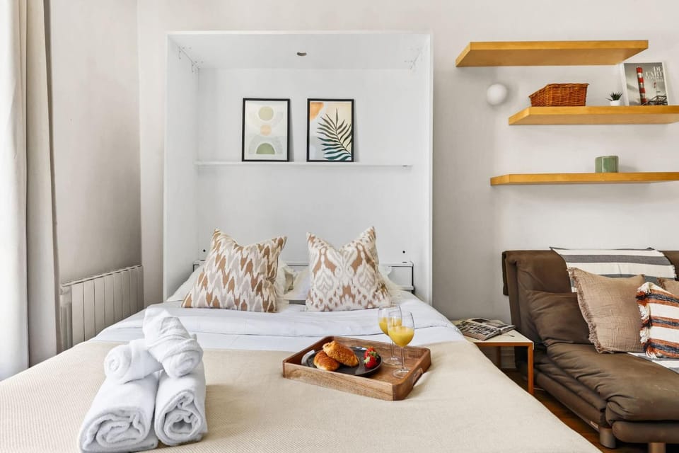Bed, Living room, Seating area