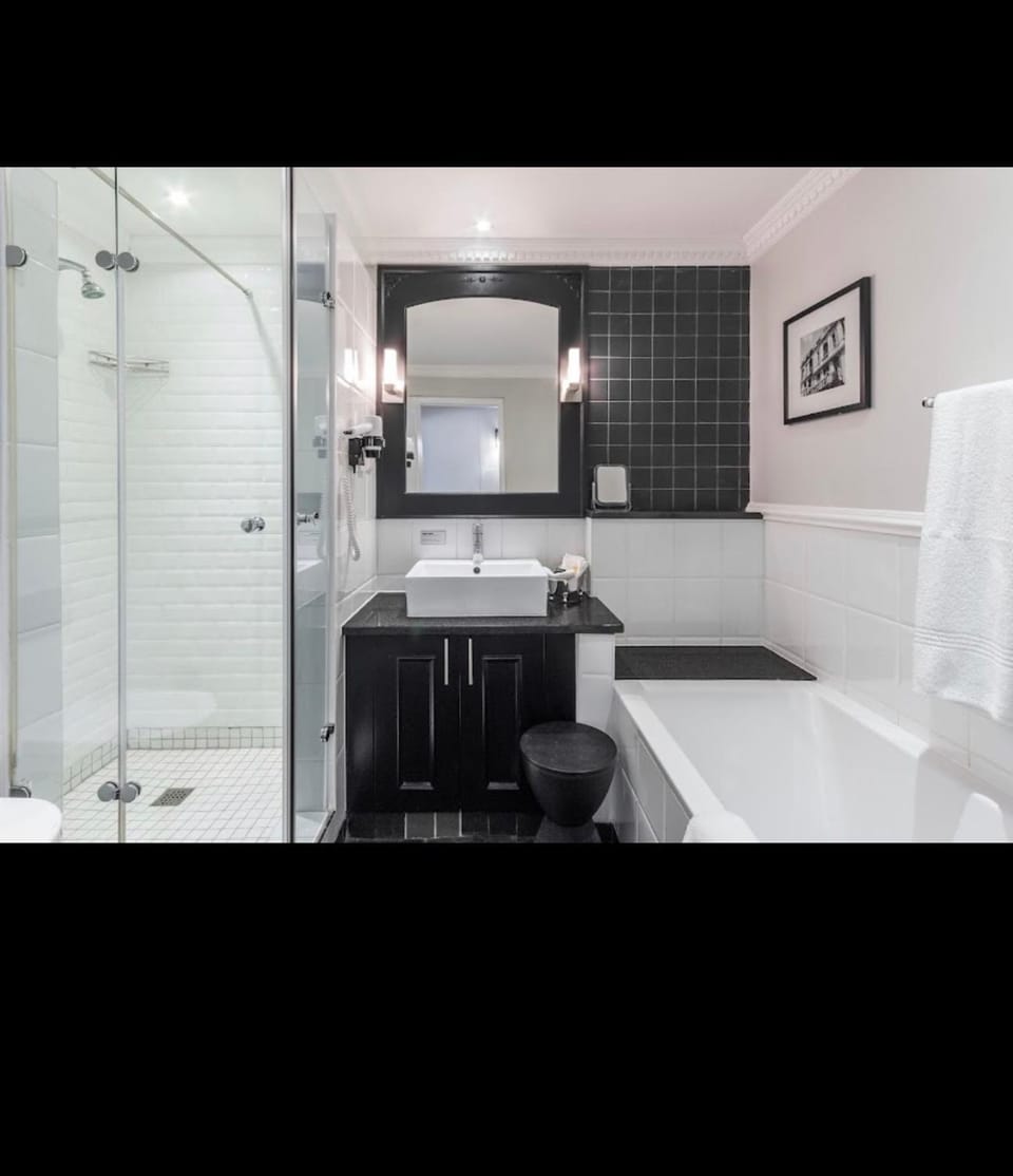 Bathroom, Bath