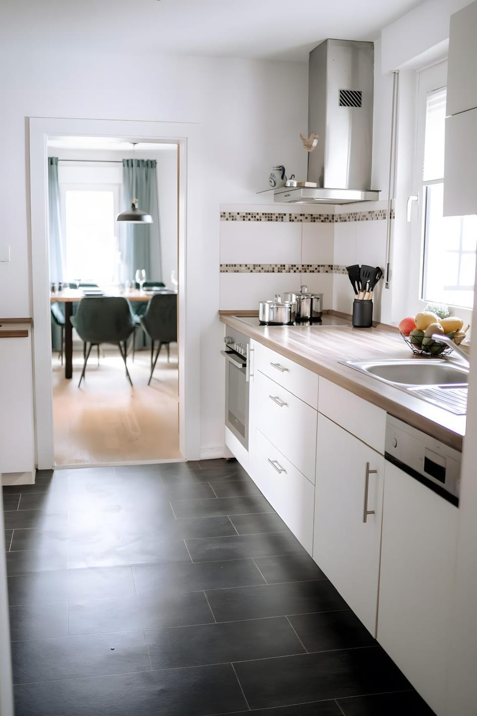 Kitchen or kitchenette, Living room