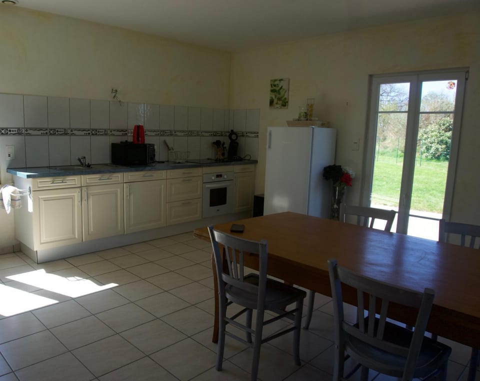 Property building, Kitchen or kitchenette, Living room