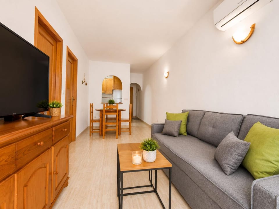 Communal lounge/ TV room, TV and multimedia, Living room