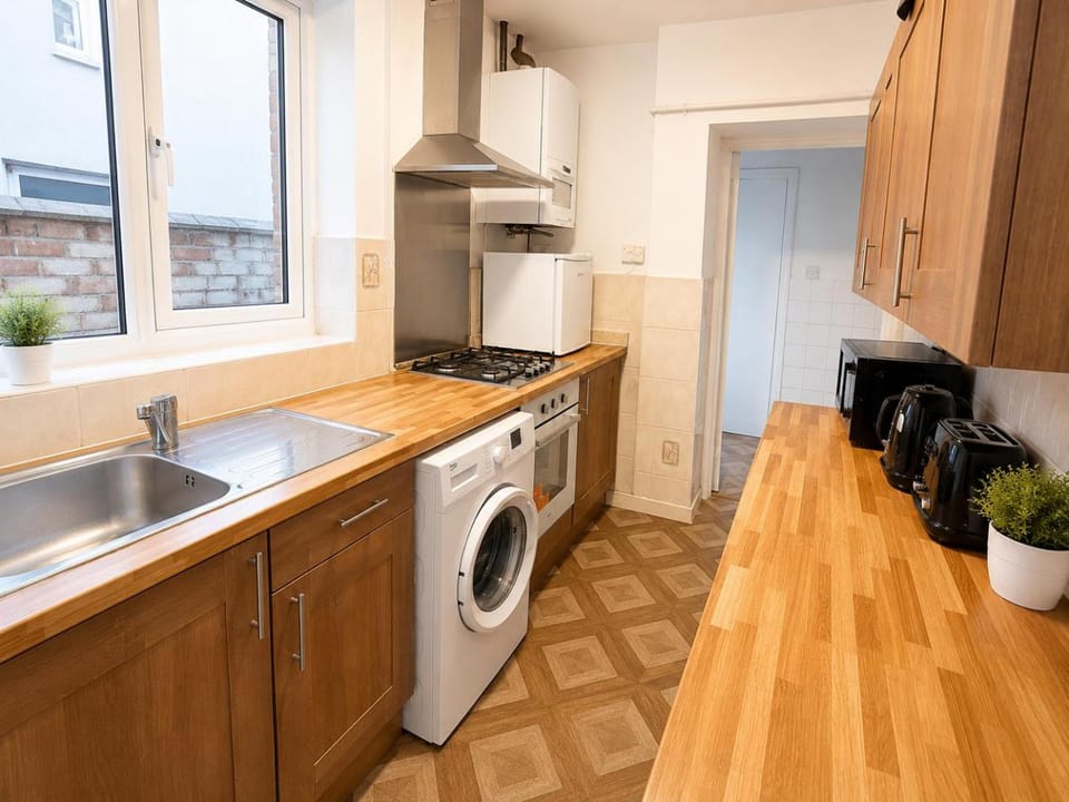 Contractor Student and Business City Centre Stays Transport Links Vacation rental in Wolverhampton