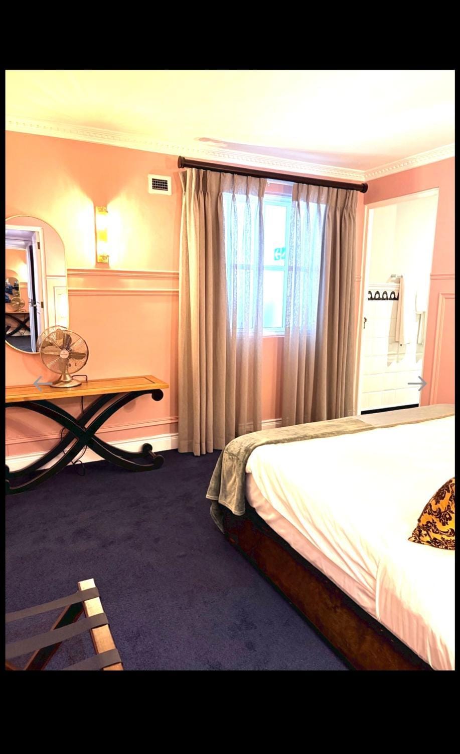 Bed, Living room, Bedroom