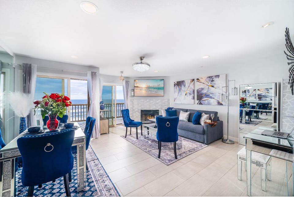 Oceanfront Oceanside Condo with Private Balcony & Monthly Stays Apartment in Oceanside