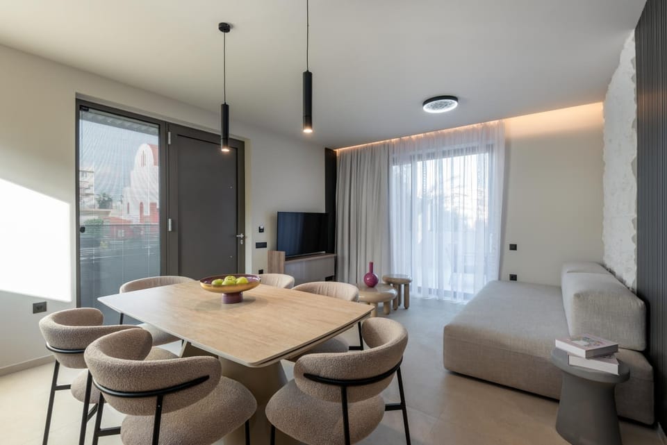 Naeva Luxury Apartments - Garden Apartment in Chania