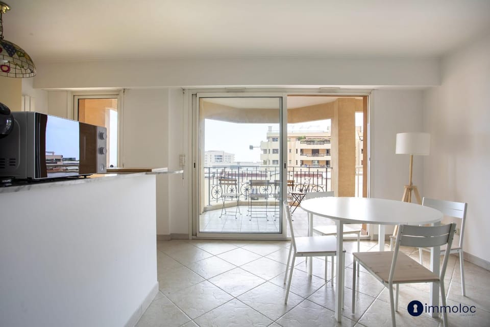 Apartment in the center of Beausoleil with terrace House in Avenue du Carnier