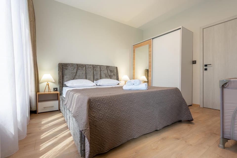 Bed, Bedroom, cot, towels, wardrobe