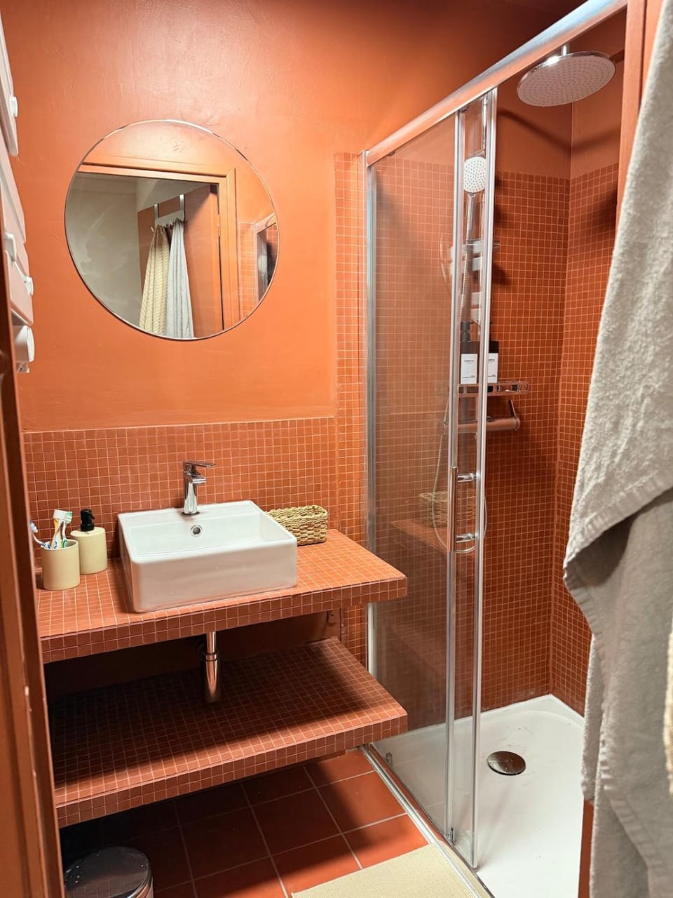 Bas de villa, 6 pers, piscine, terrasse, proche sablettes Apartment in La Seyne-sur-Mer