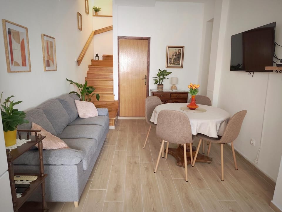 Apartment Malenko - Charming 2-Bedroom house near Old Town Apartment in Šibenik