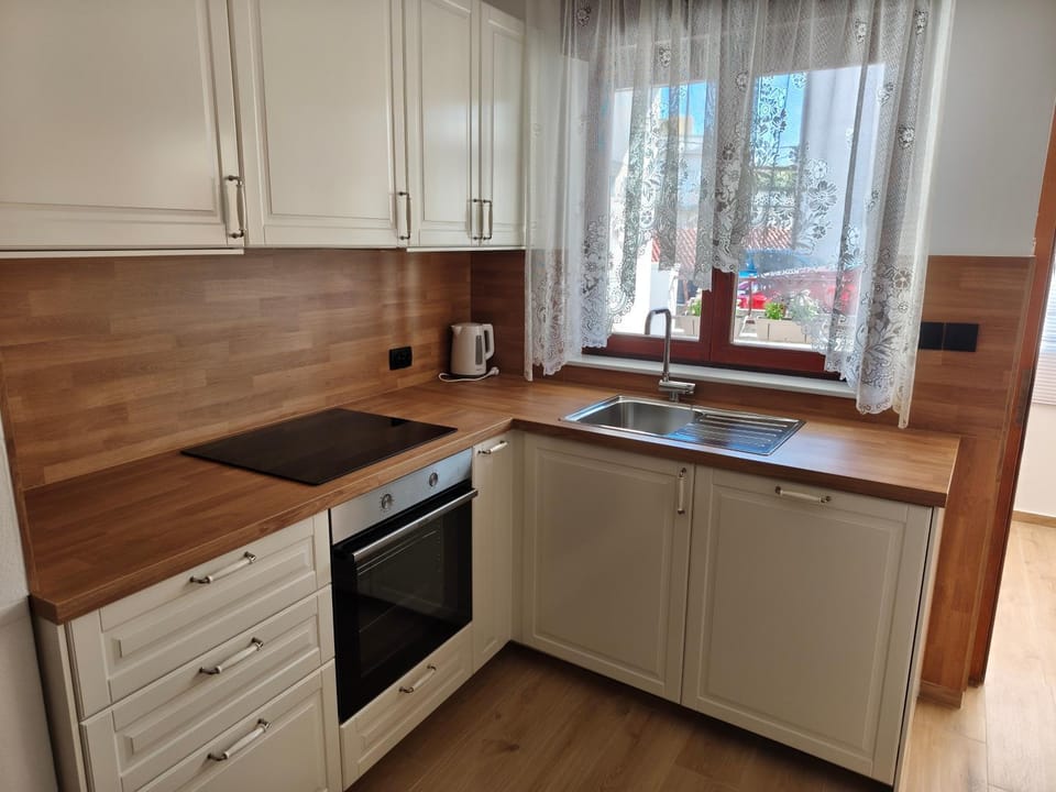 Apartment Malenko - Charming 2-Bedroom house near Old Town Apartment in Šibenik