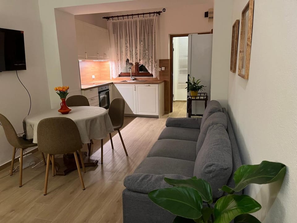 Apartment Malenko - Charming 2-Bedroom house near Old Town Apartment in Šibenik