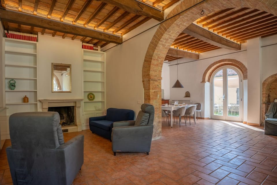 Living room, Seating area, fireplace