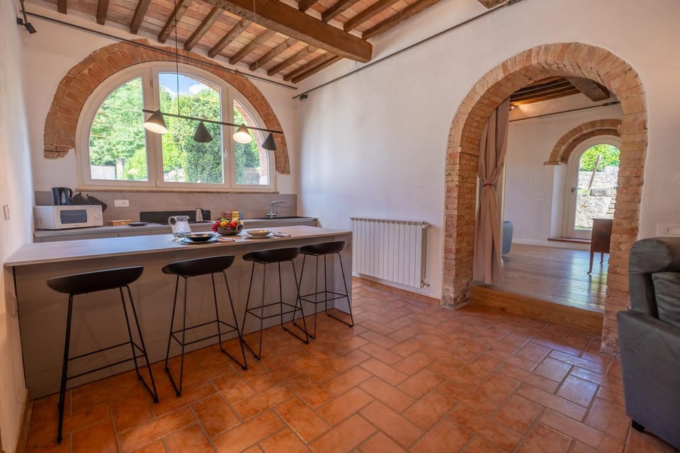 Kitchen or kitchenette, Living room, Seating area, Dining area, stove