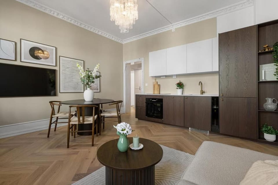 TV and multimedia, Living room, Dining area
