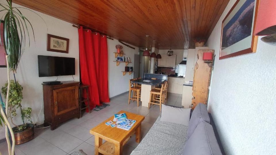 Living room, Dining area, kitchen