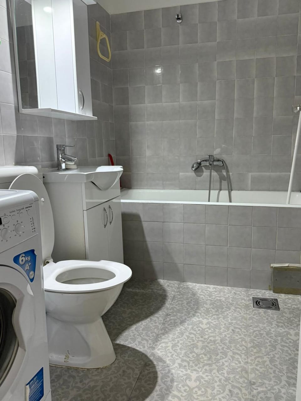Toilet, washing machine