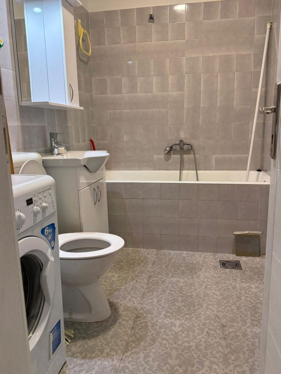 Toilet, Bathroom, Bath, washing machine