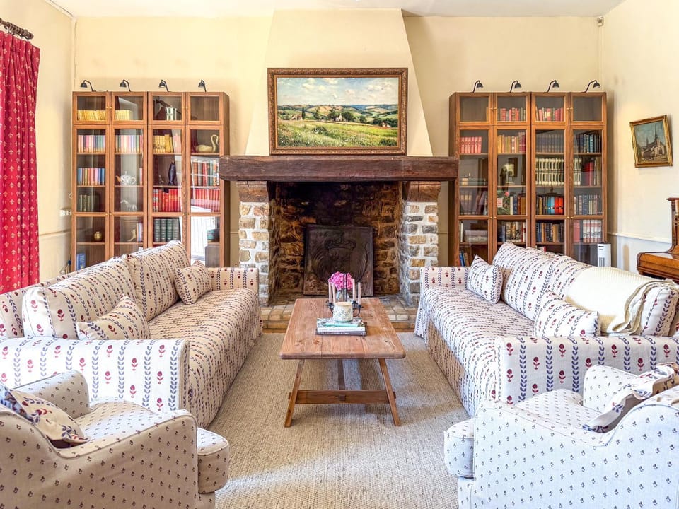 Library, Living room