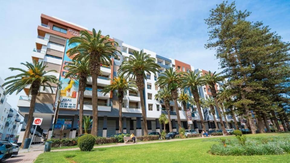 Property building, Neighbourhood, City view