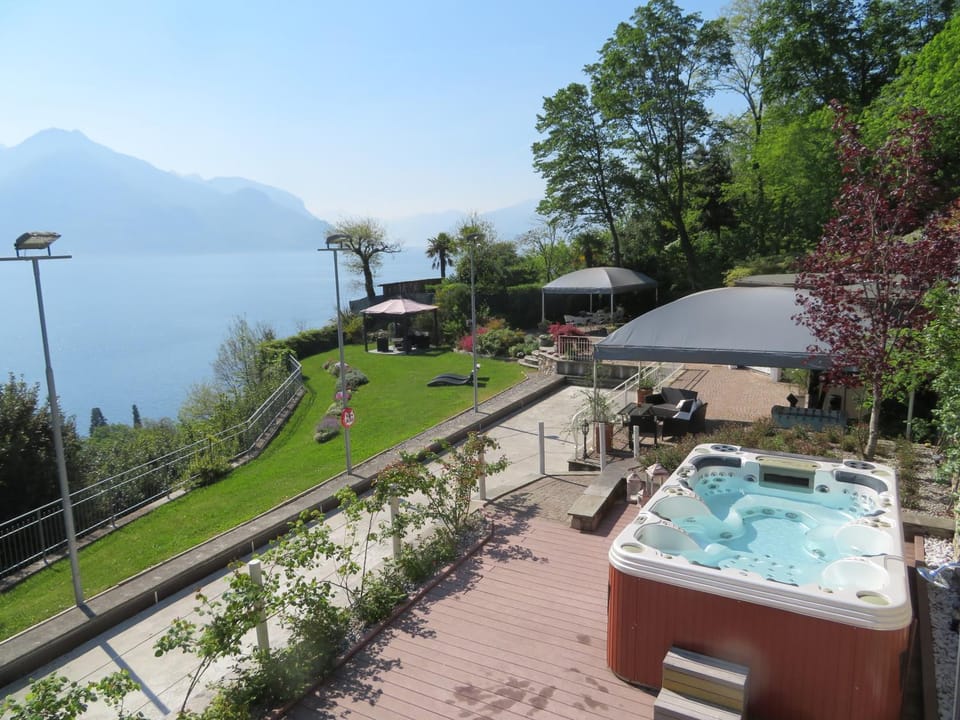 Garden, Garden view, Lake view, Mountain view