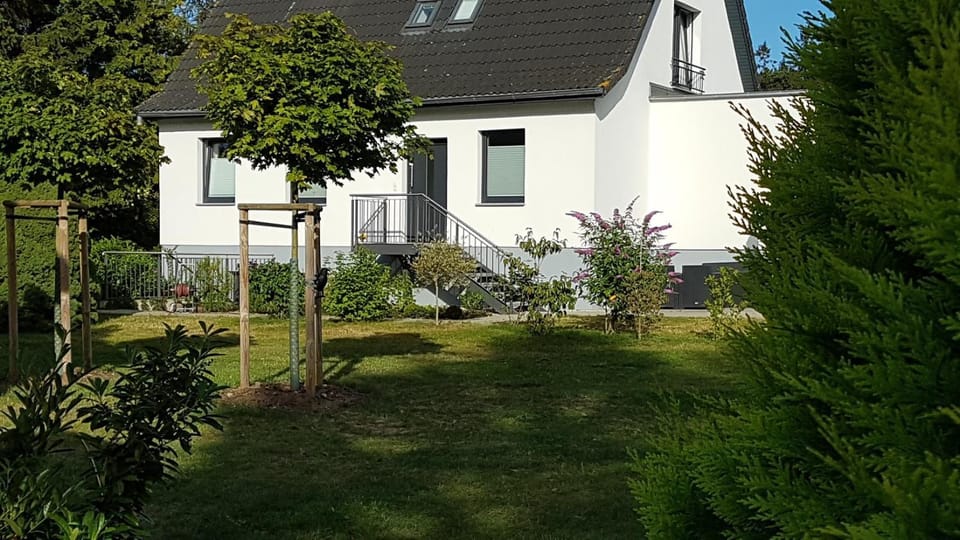 Facade/entrance, Garden